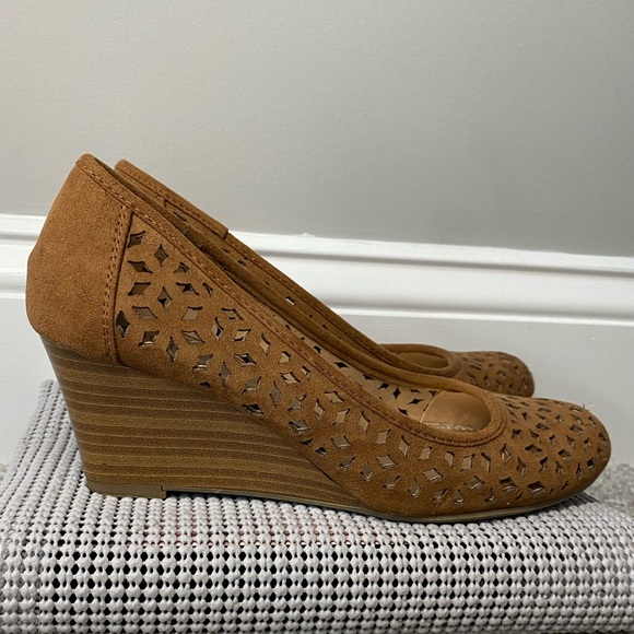 FIONI - Picture 3 of 4